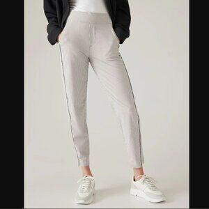 Like New Athleta Brooklyn Textured Ankle Pant 12